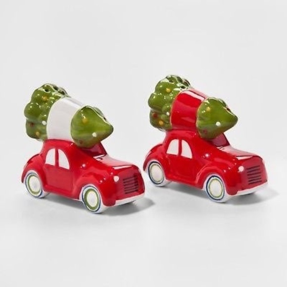 Truck Salt And Pepper Shakers - Picture 1 of 2
